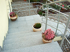 Treppenwangen Hohldielen Gehwegplatten